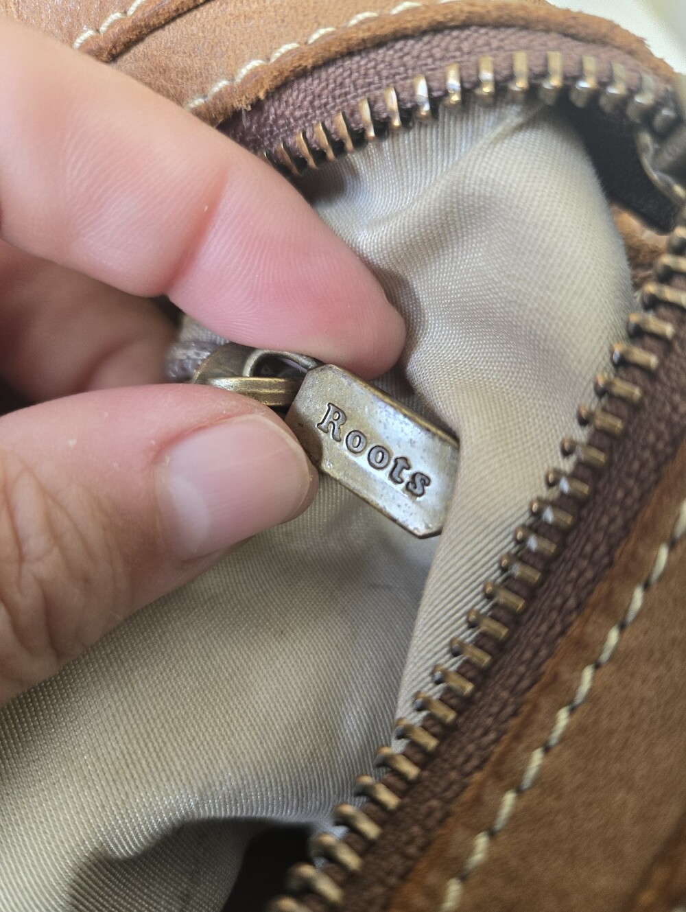 Vintage Roots Leather Bag - Picture 12 of 14